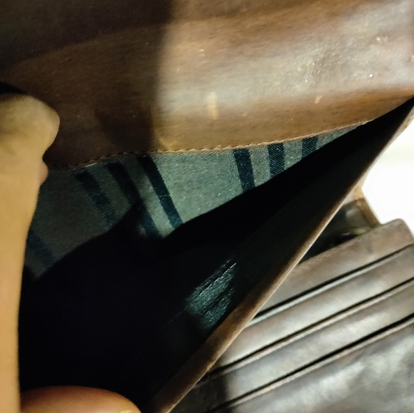 Frye warm chocolate brown leather zippered pocket card slots wallet - Picture 5 of 7